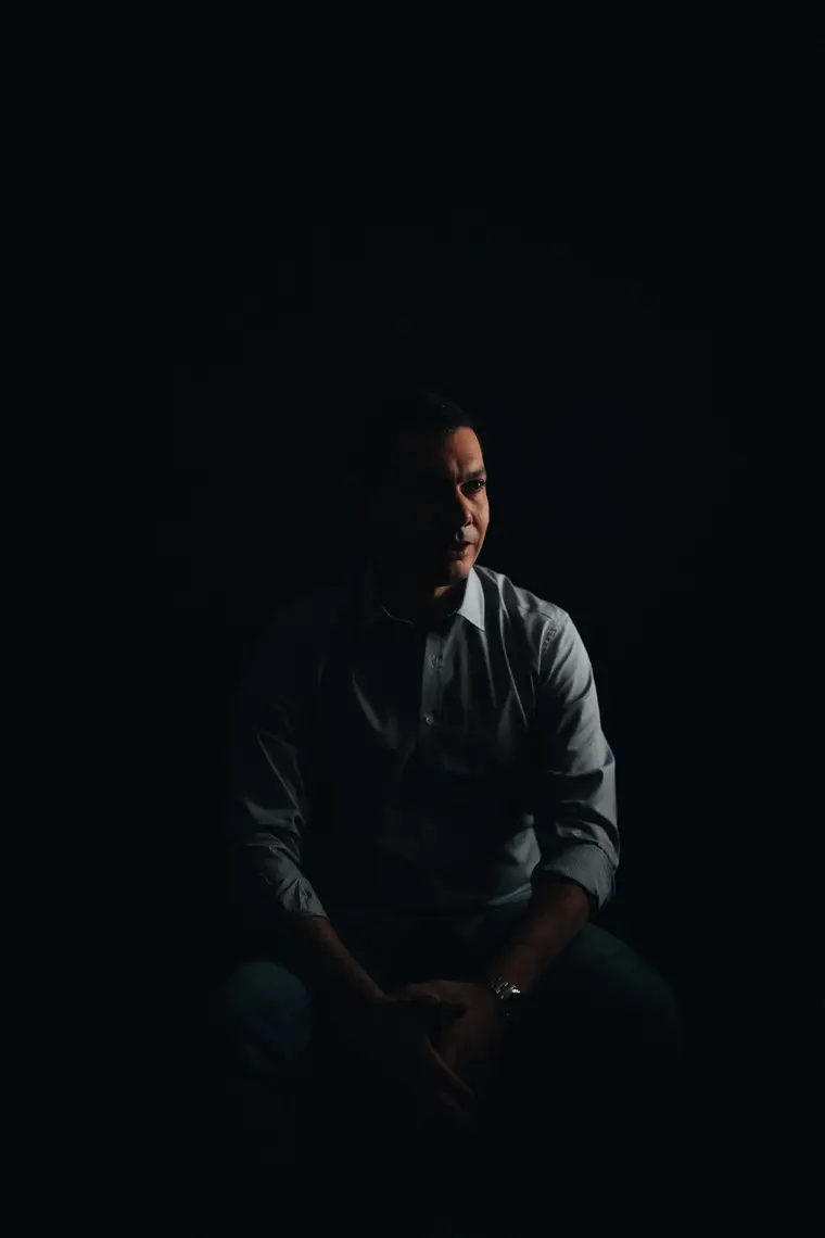 Simon Daragon, portrait sombre